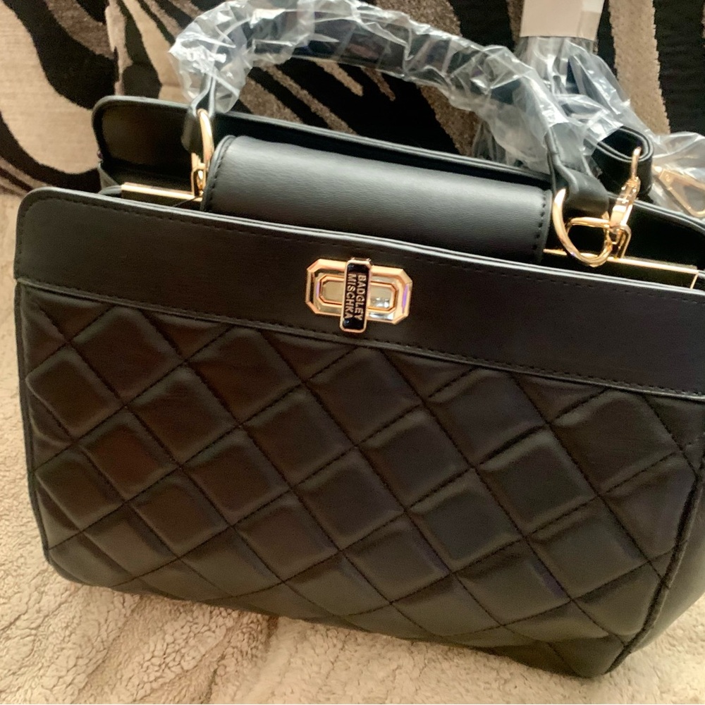 Elegant Badgely Mischka Black Quilted Handbag